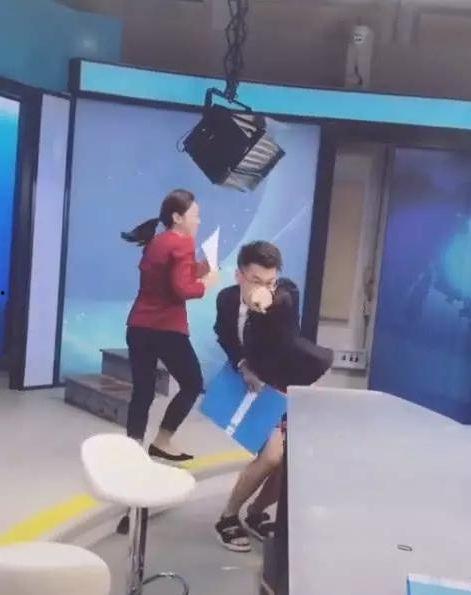 抖音主播被爆料的新闻,揭秘网络直播背后的真相! 第2张 抖音主播被爆料的新闻,揭秘网络直播背后的真相! 第2张